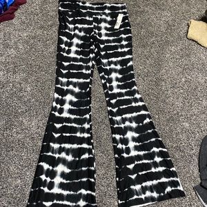 black an white tie dye bell bottom leggings size large